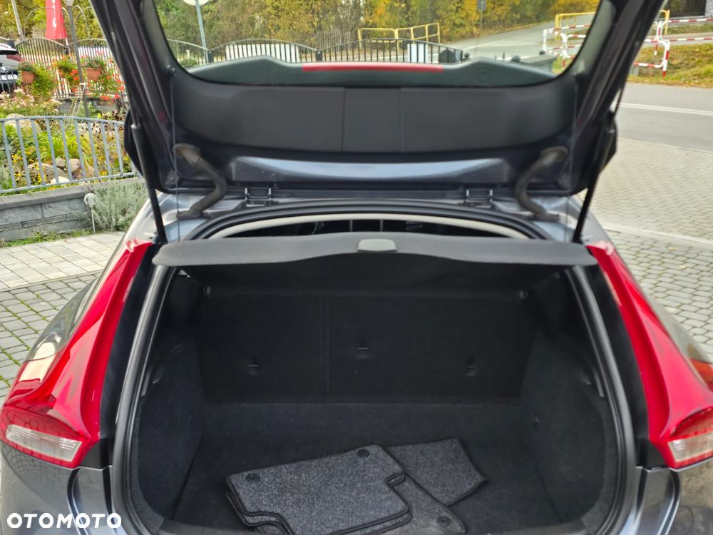 Volvo V40 D2 - 18