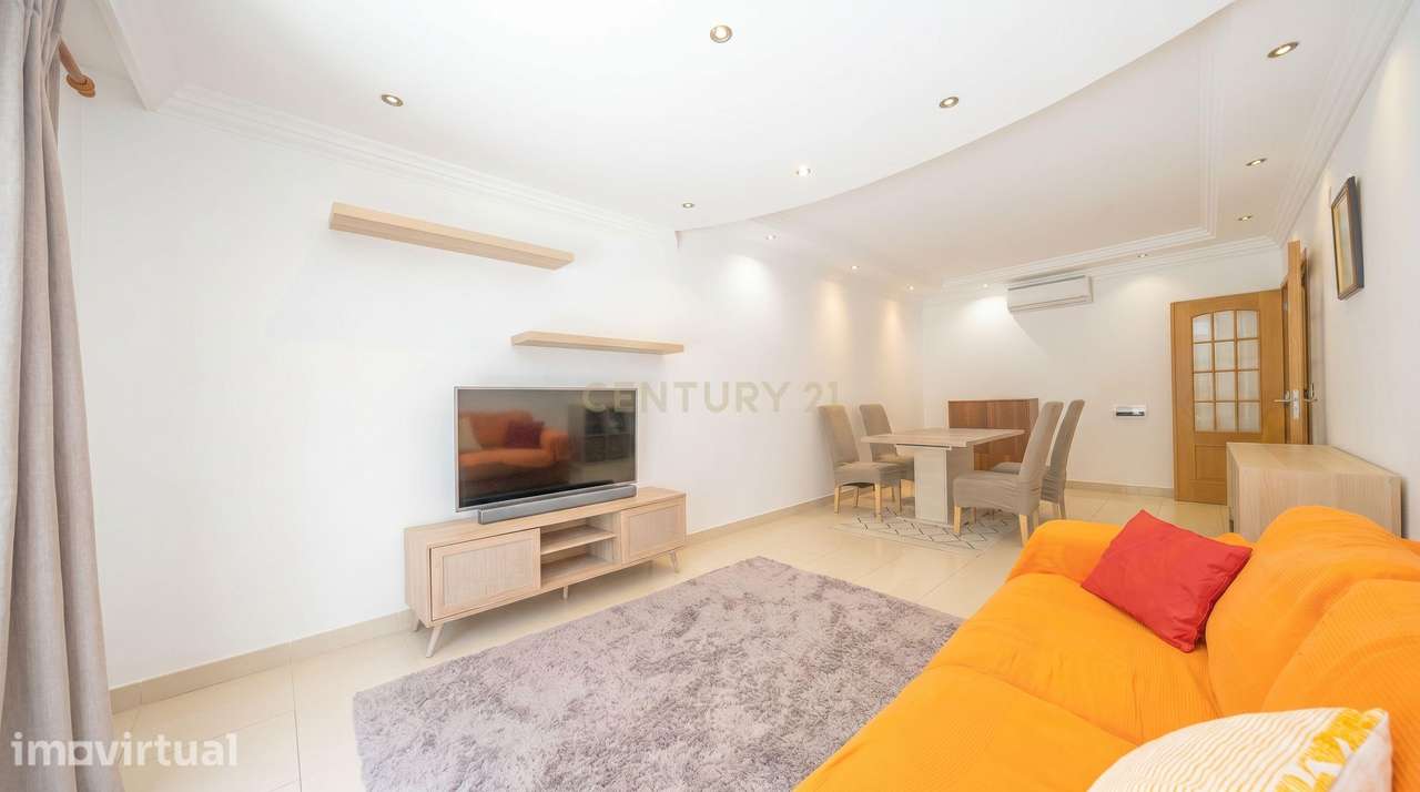Apartamento T2 com Parqueamento e Arrecadação na Amora - Grande imagem: 3/44