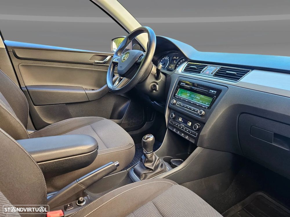 Skoda Rapid Spaceback 1.6 TDi Elegance - 17