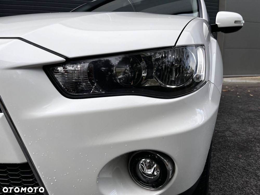 Mitsubishi Outlander 2.0 DI-D 4WD Invite - 19