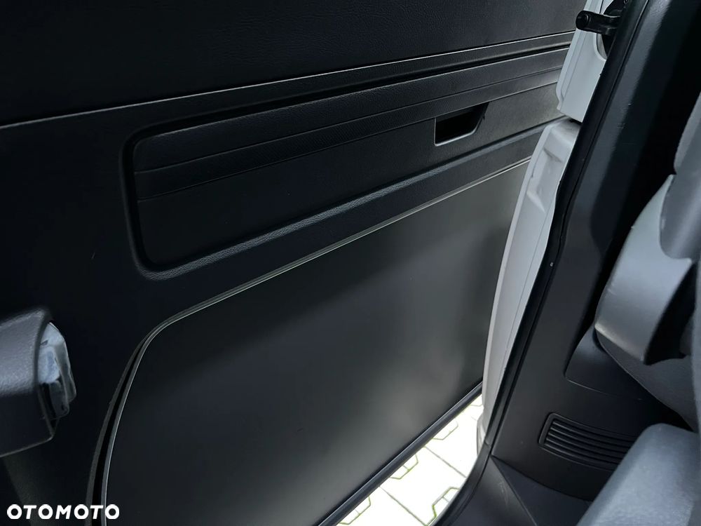 Volkswagen Multivan - 14