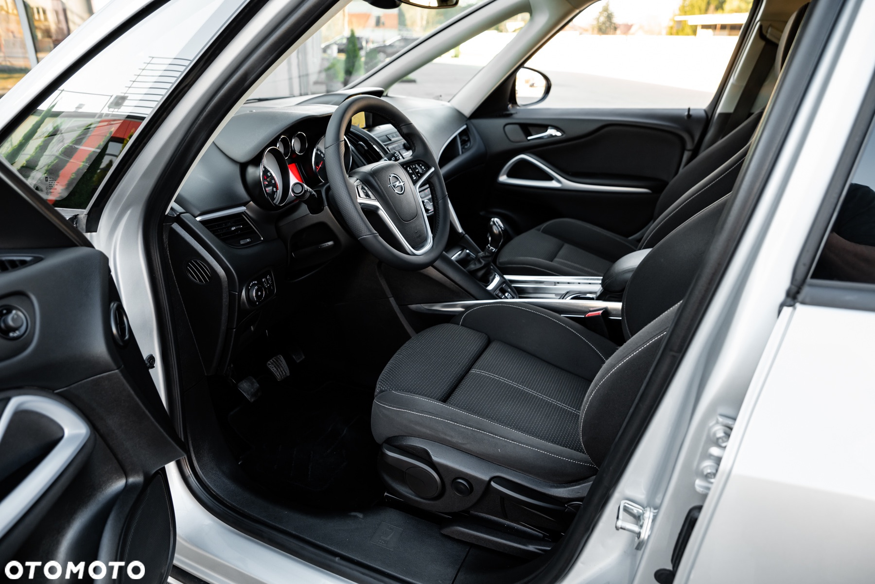 Opel Zafira Tourer 1.4 Turbo Business Edition - 30