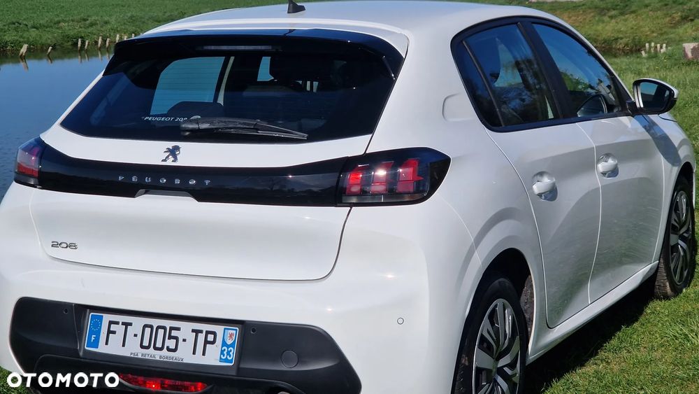 Peugeot 208 PureTech 75 Allure - 22