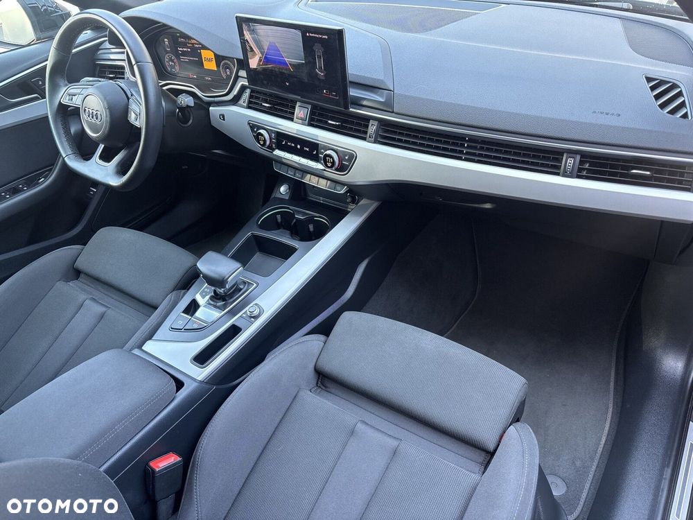 Audi A4 Limousine - 33
