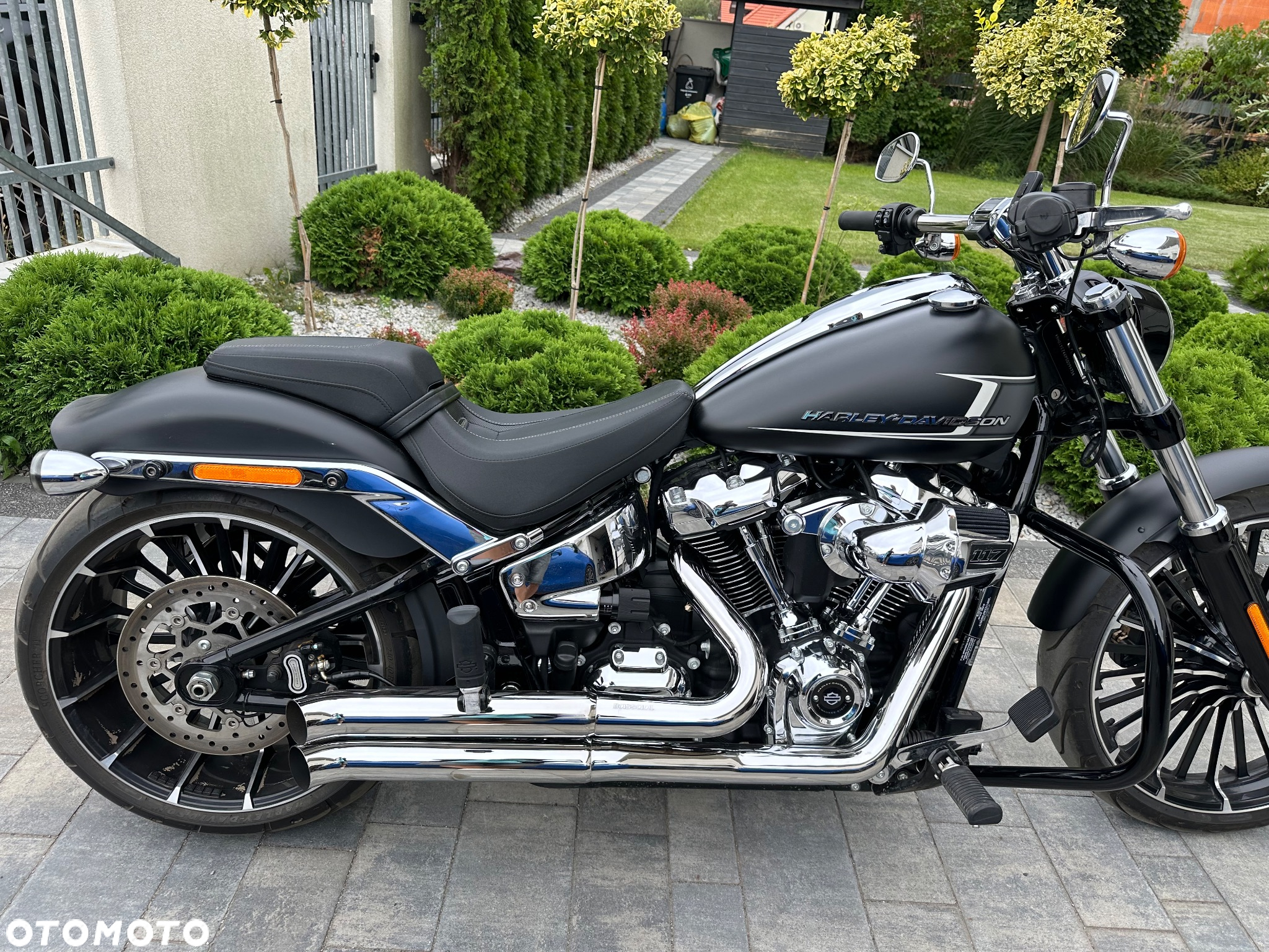 Harley-Davidson Softail Breakout - 5