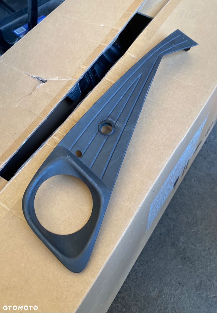 TOYOTA CHR C-HR ORYGINALNA ! ! ! Z otworem na PDC LEWA KRATKA ZAŚLEPKA RAMKA OSŁONA OBUDOWA HALOGENU NA HALOGEN kratka zderzaka przedniego w zderzak przedni lewy przód CH-R 52128-F4180 52128F4180 lift - 2