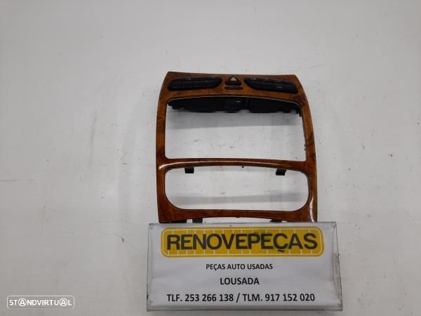Moldura / Estrutura Consola Central / Rádio Mercedes-Benz Clk (C209) - 1