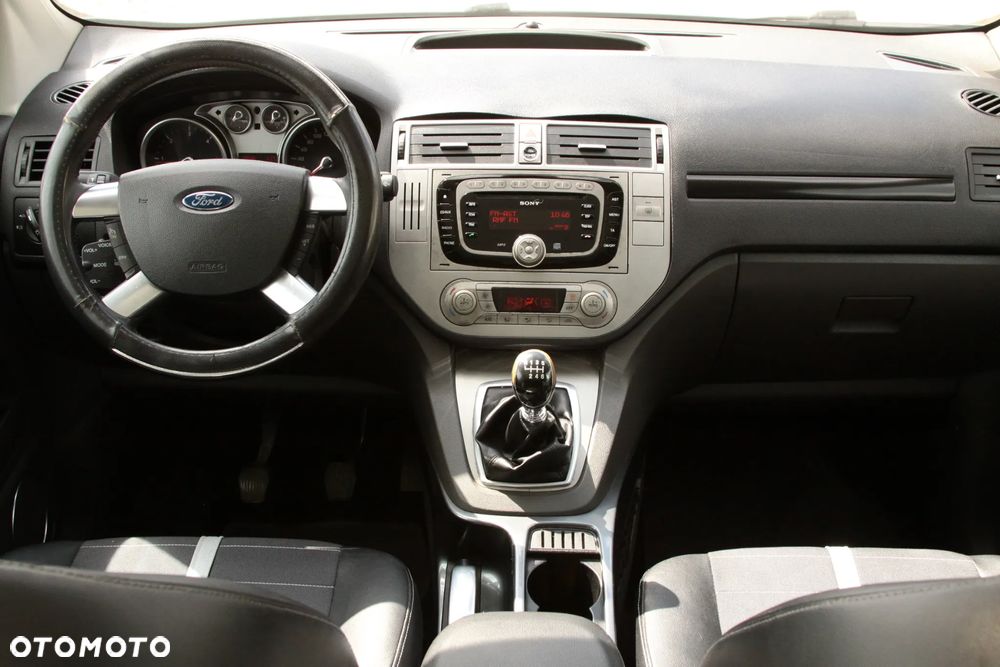 Ford Kuga 2.0 TDCi 2x4 Titanium - 12