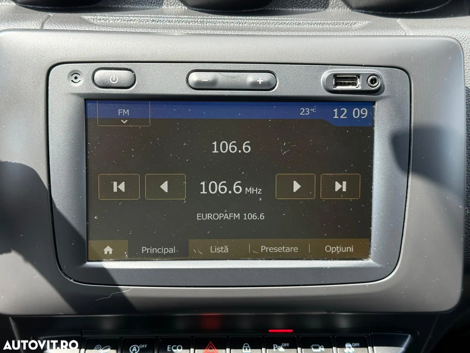 Dacia Duster 1.6 SCe 4WD Prestige jante 17" - 37