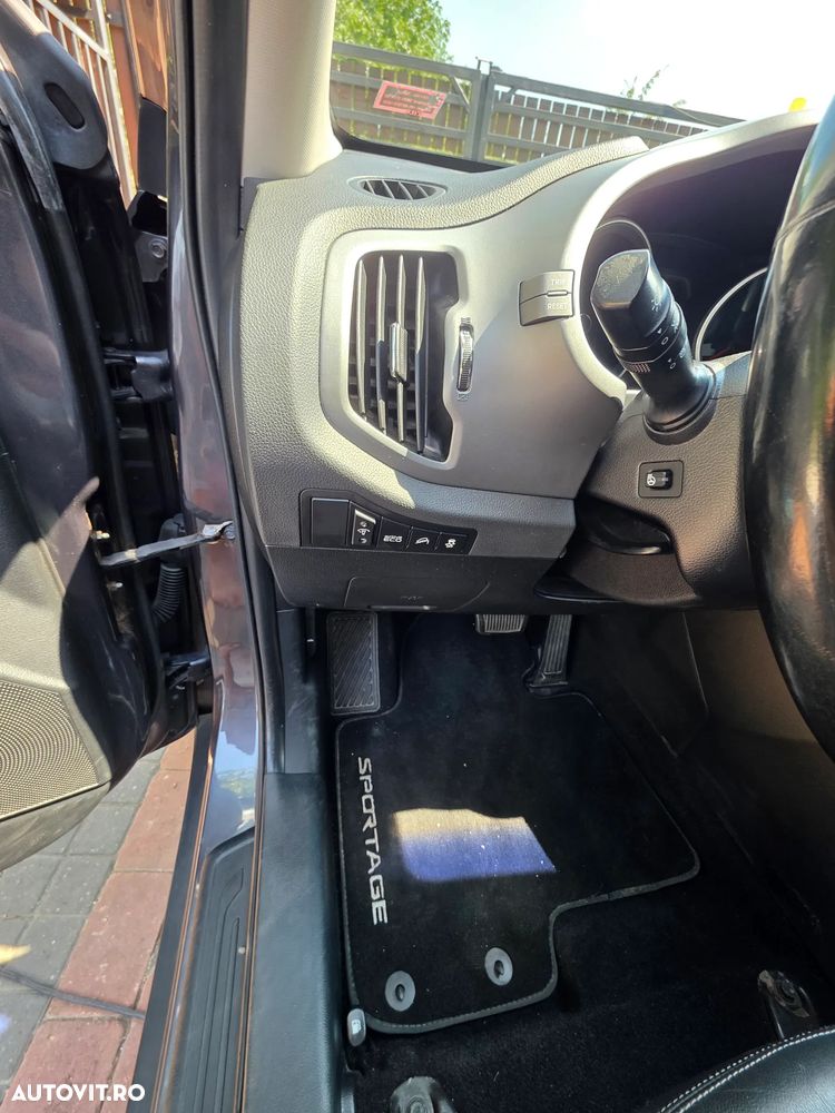 Kia Sportage 2.0 DSL 6AT 4x4 Style - 9
