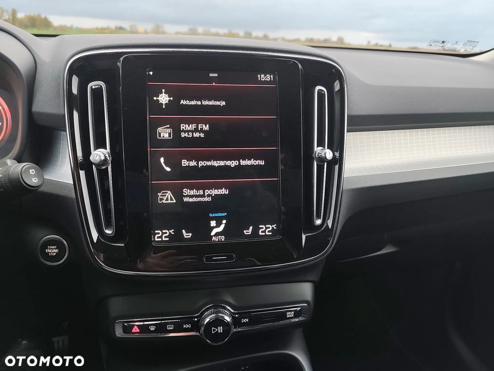 Volvo XC 40 T3 Momentum - 24