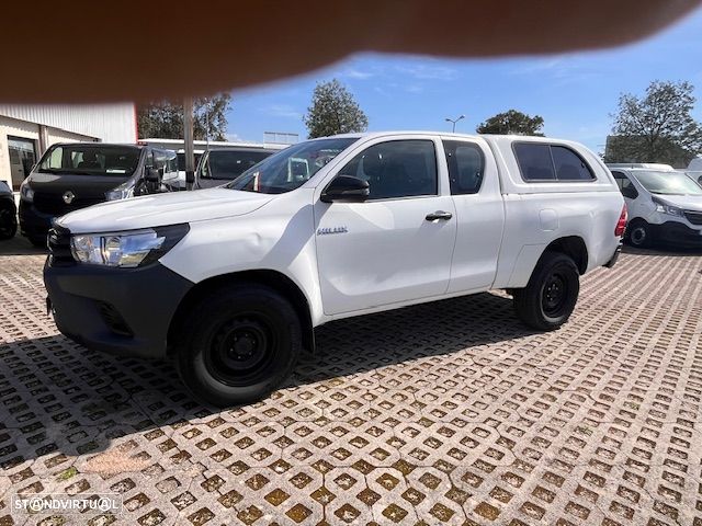 Toyota HILUX 4X4 CLUB C/FULL BOX - 3