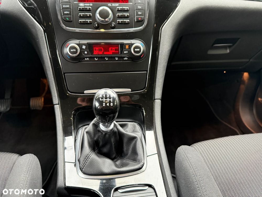 Ford Mondeo - 22