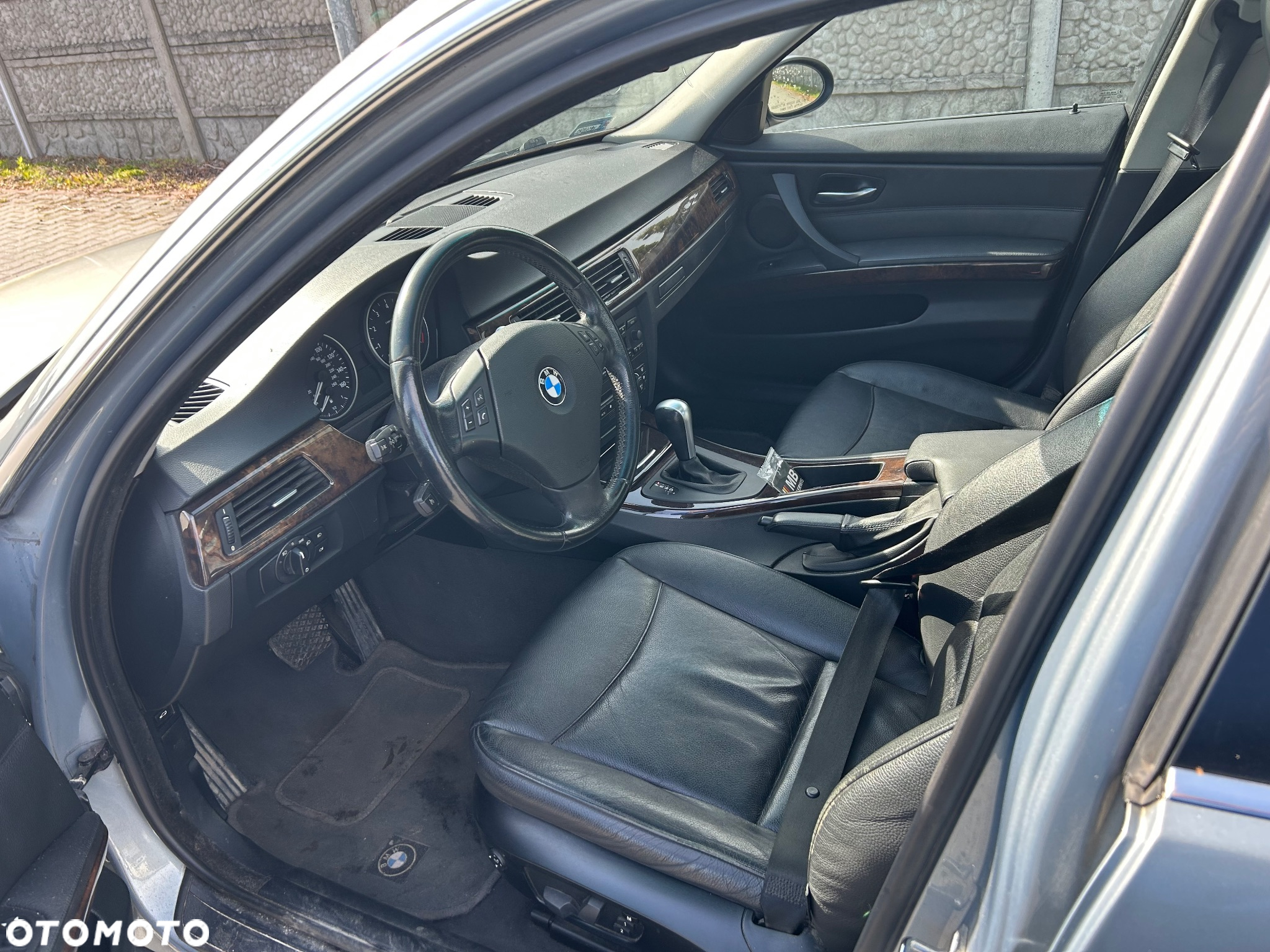 BMW Seria 3 330i Touring - 14