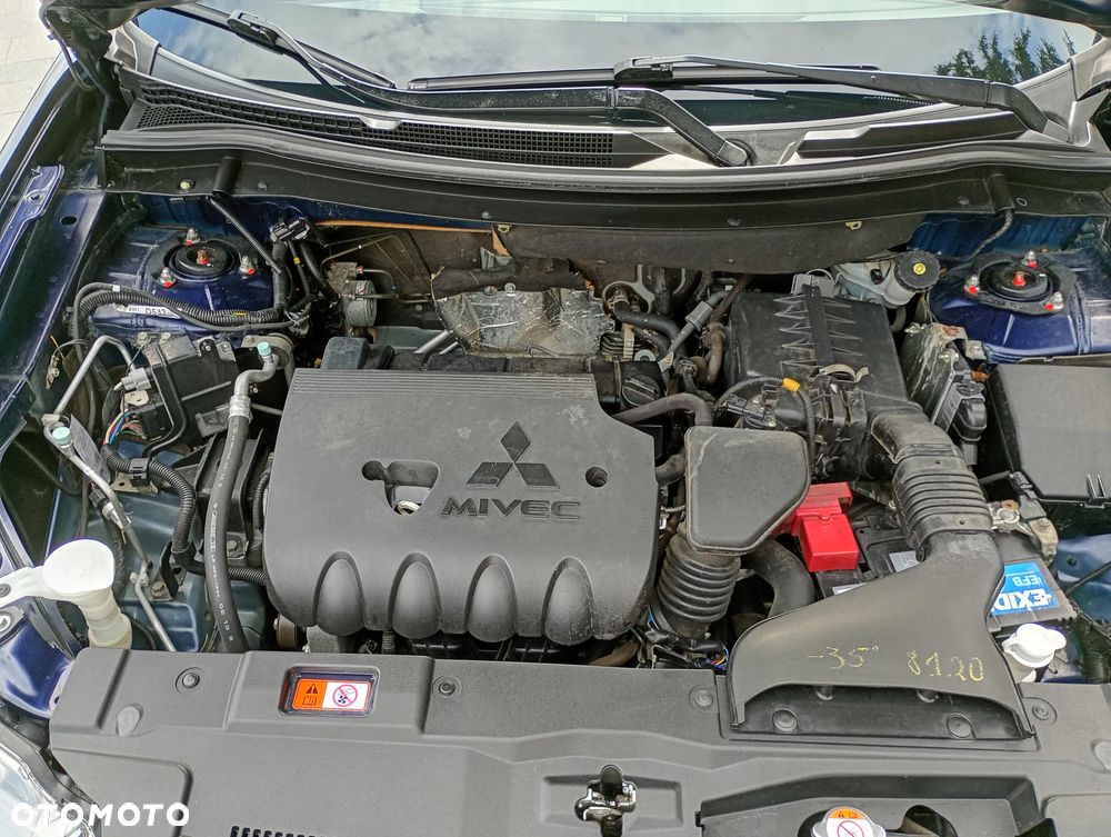 Mitsubishi Outlander 2.0 2WD Inform - 37