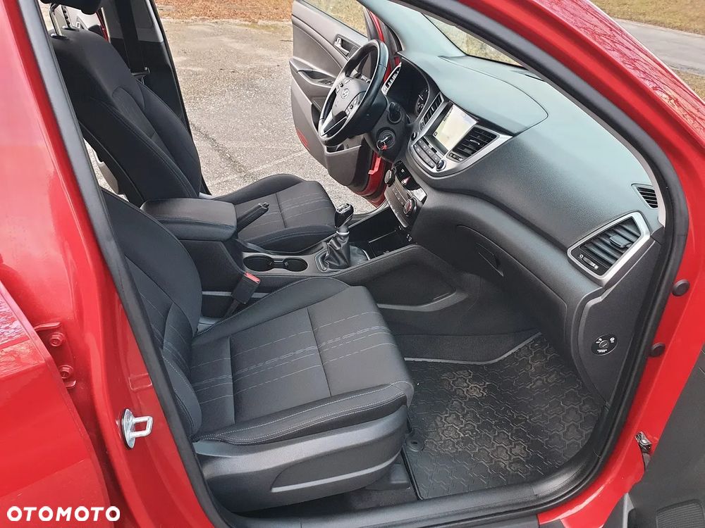 Hyundai Tucson blue 1.7 CRDi 2WD Style - 24