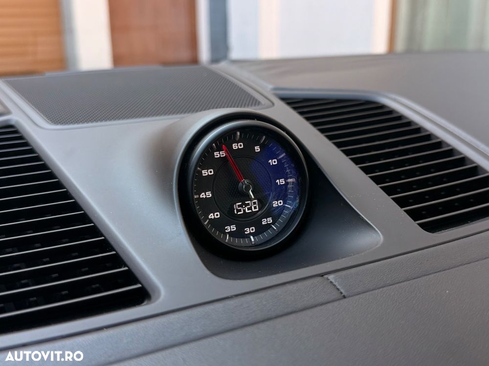 Porsche Cayenne - 20