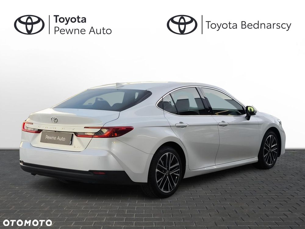 Toyota Camry - 4