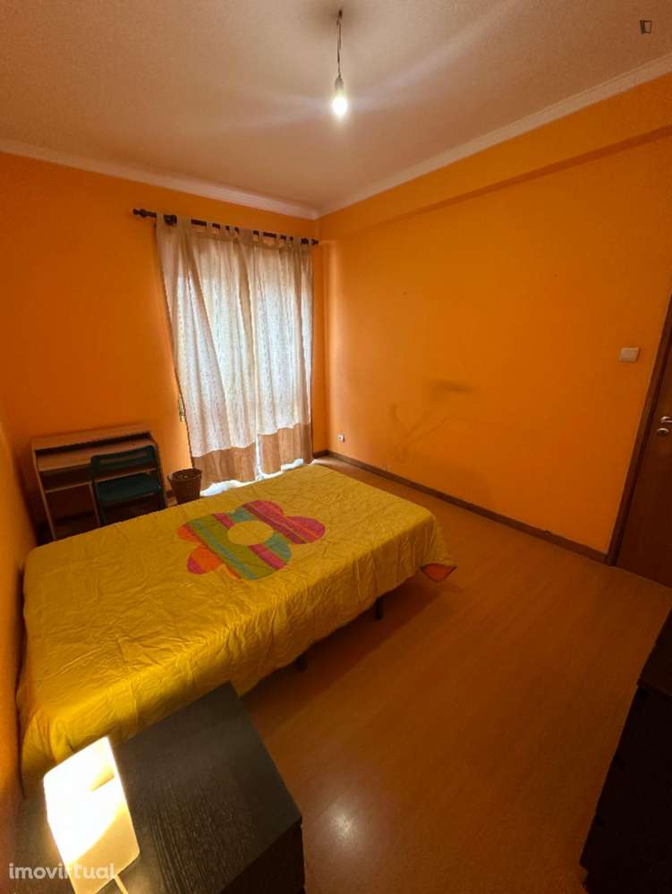 Quarto - localizado em Ramalde Porto - Grande imagem: 5/12