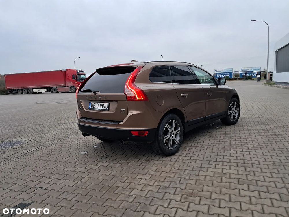 Volvo XC 60 D5 AWD Momentum - 5
