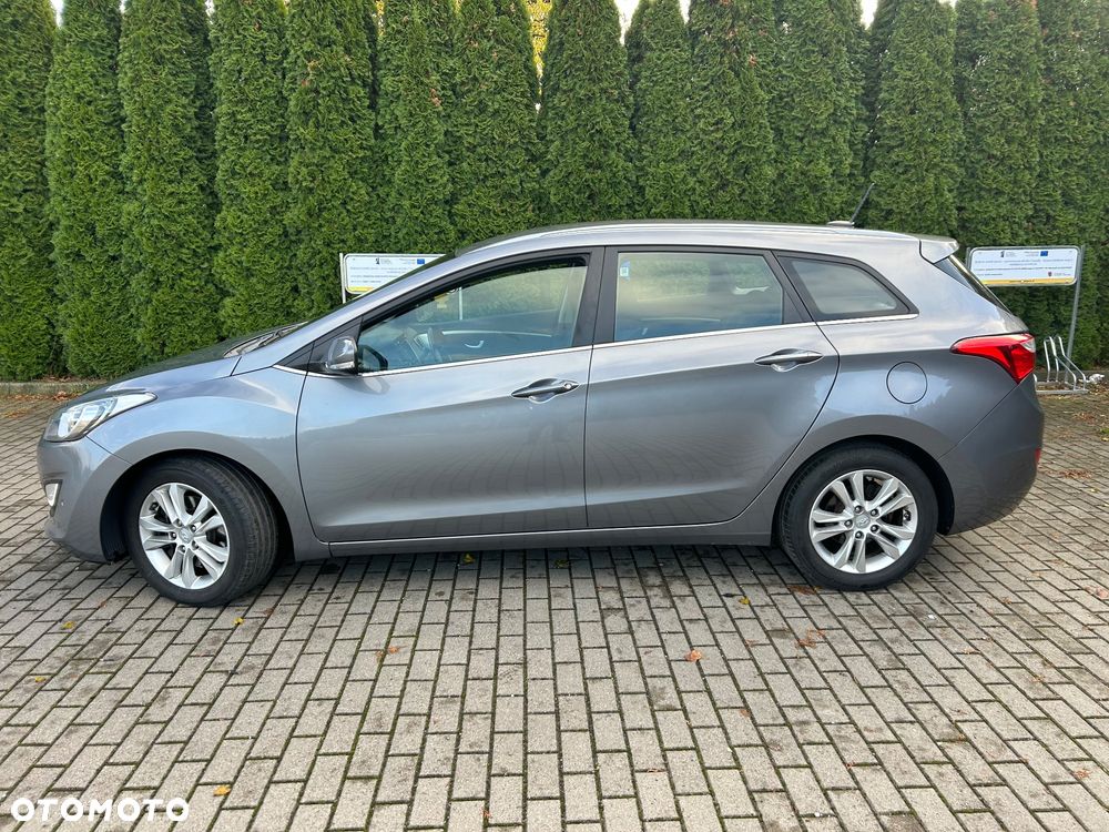 Hyundai i30 1.6 CRDi Fifa World Cup Edition - 9