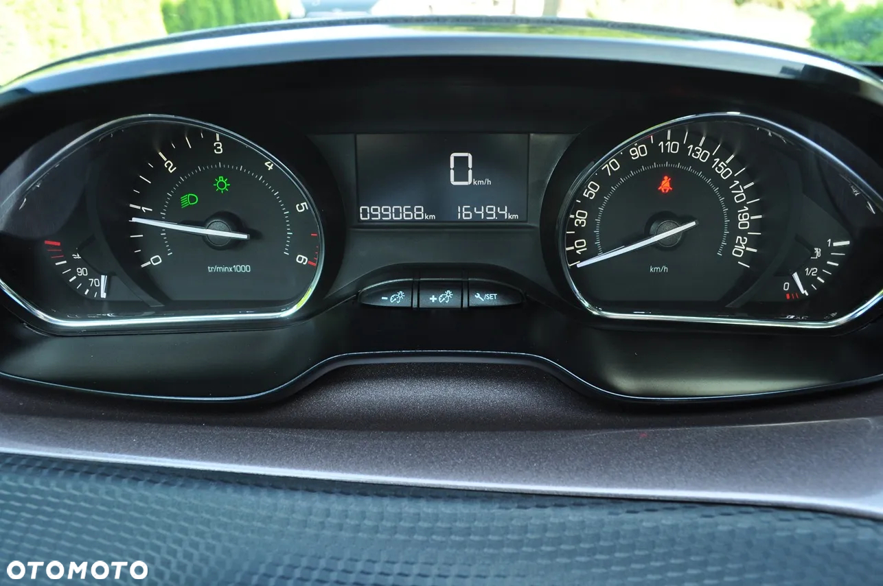 Peugeot 2008 - 10