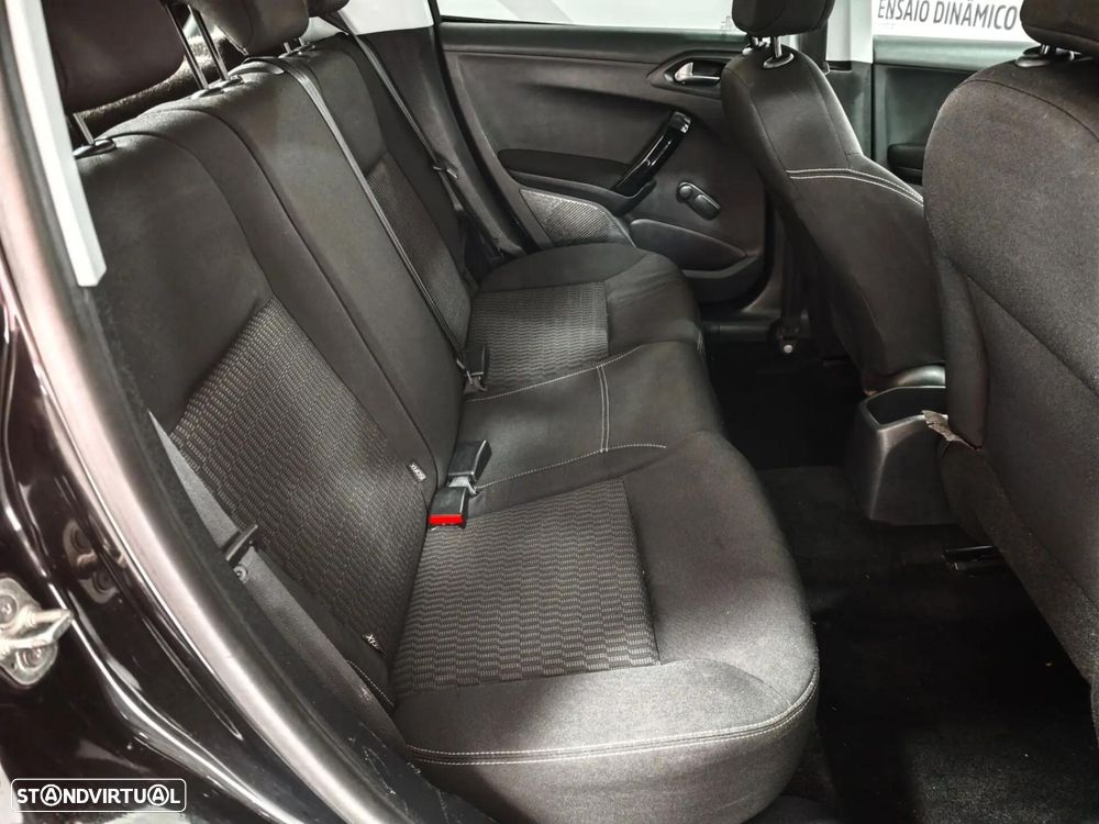 Peugeot 208 1.2 VTi Allure - 21