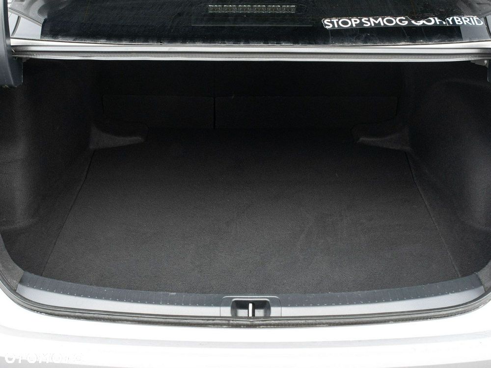 Toyota Corolla 1.6 Executive - 26
