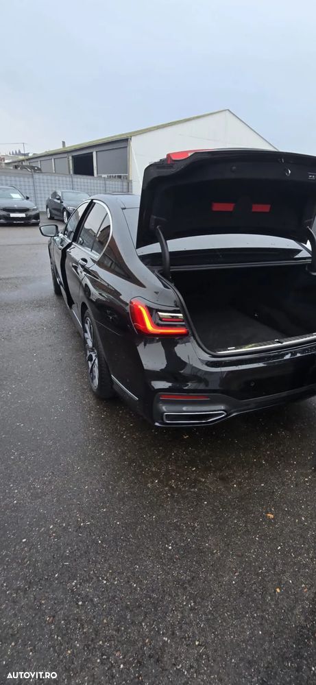 BMW Seria 7 Active L Edition Exclusive - 12