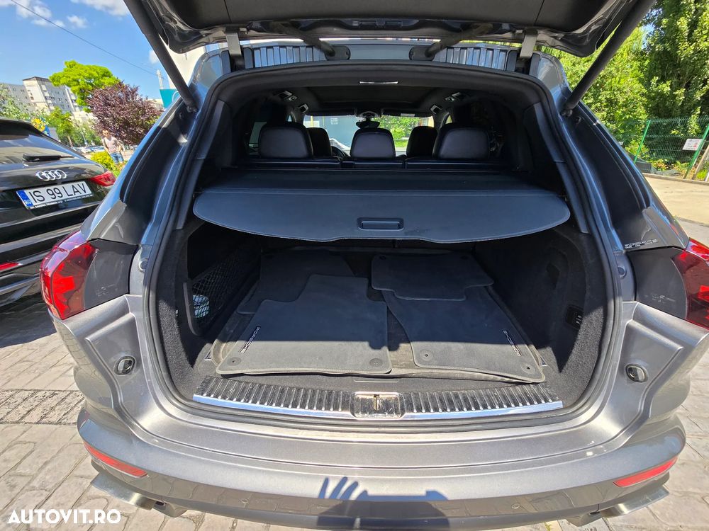 Porsche Cayenne - 9