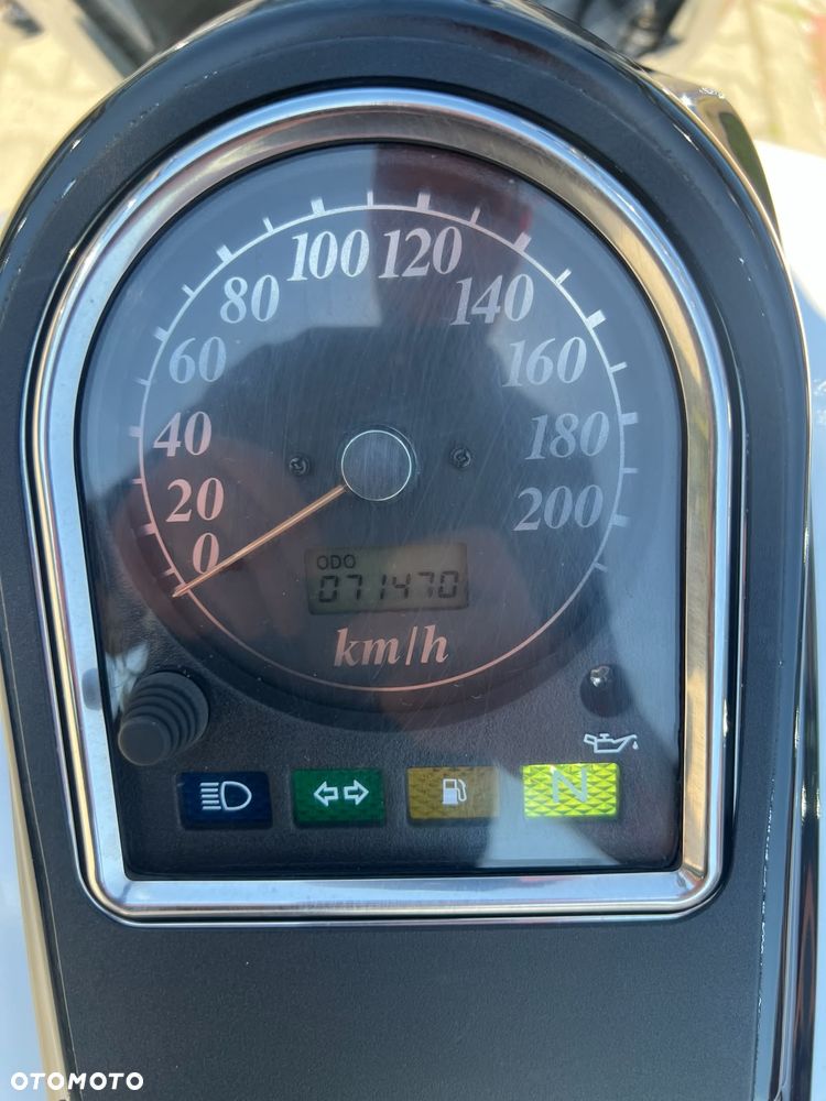 Suzuki Intruder - 4