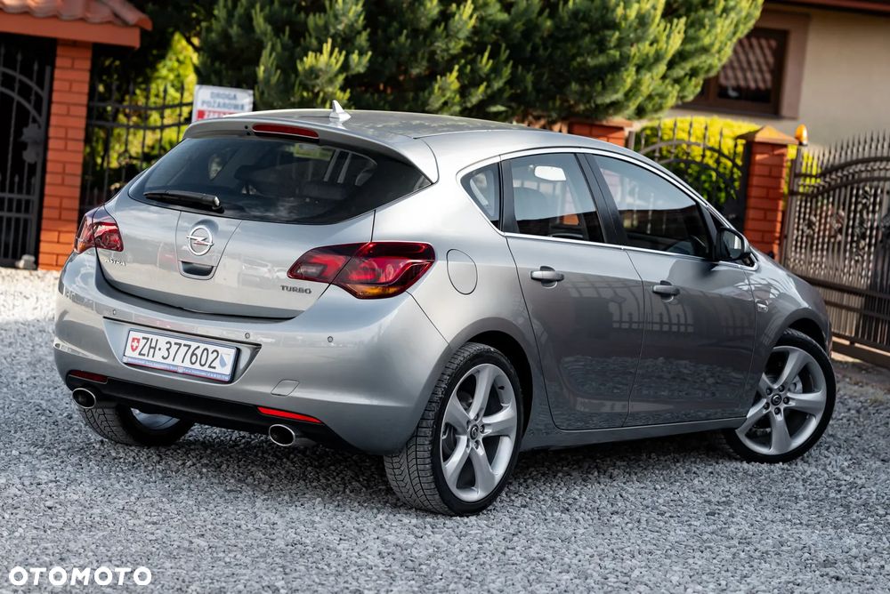 Opel Astra 1.6 Turbo Sport - 9