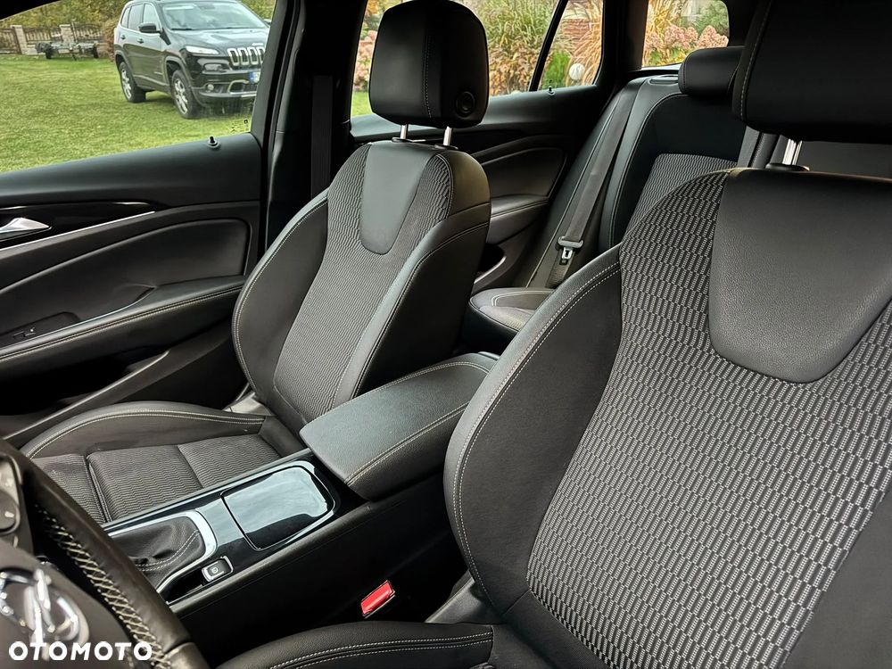 Opel Insignia - 11