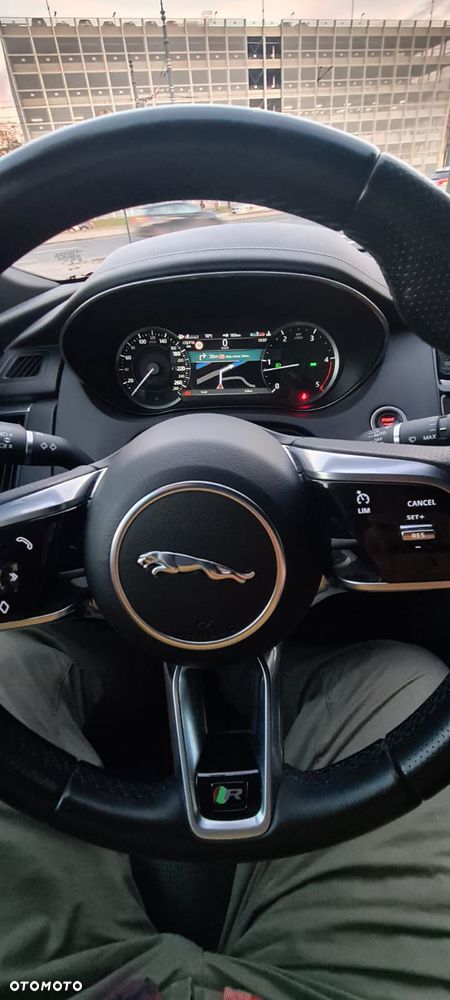 Jaguar E-Pace D165 R-Dynamic - 11