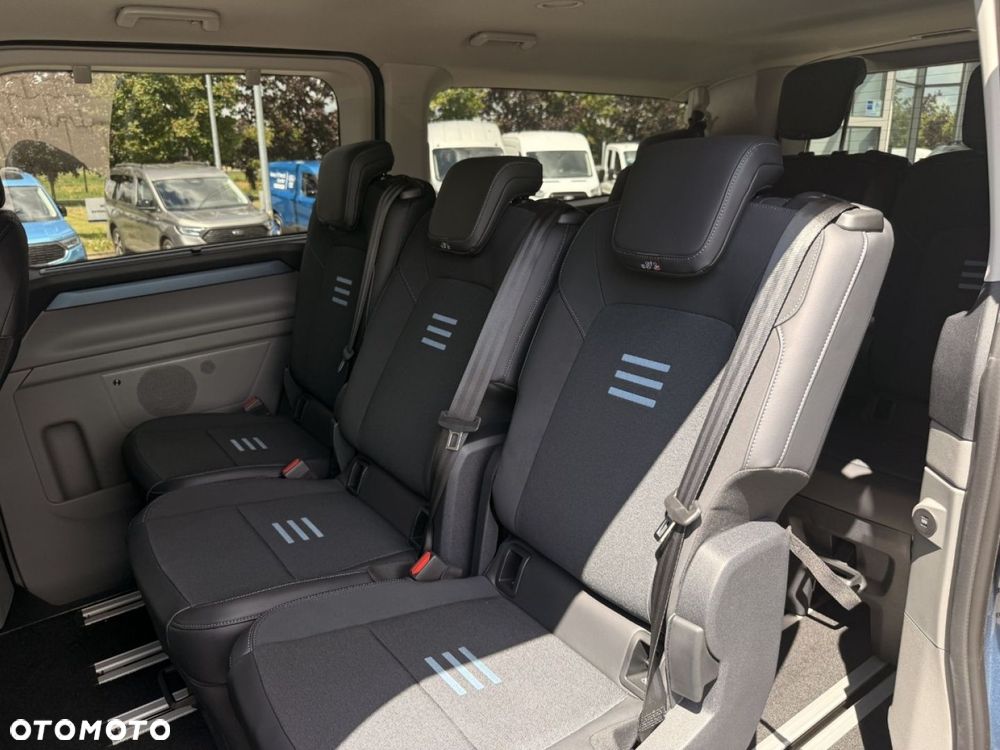 Ford Tourneo Custom - 29