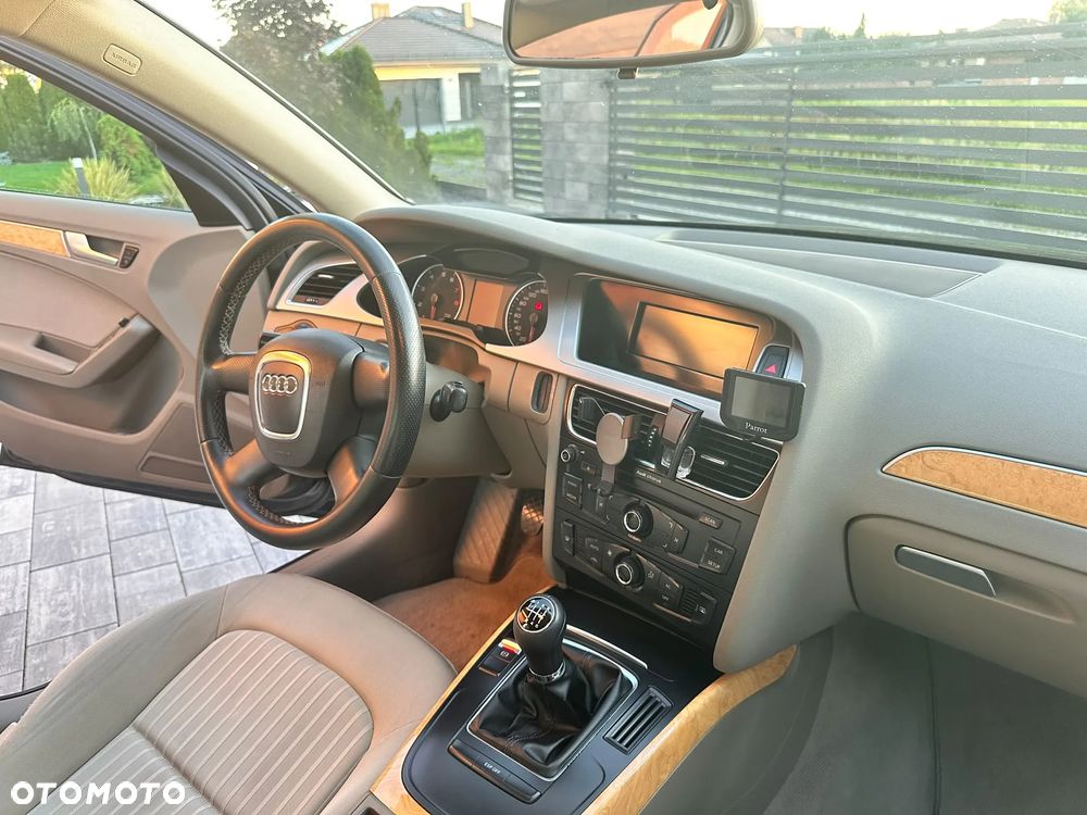 Audi A4 Limousine - 17