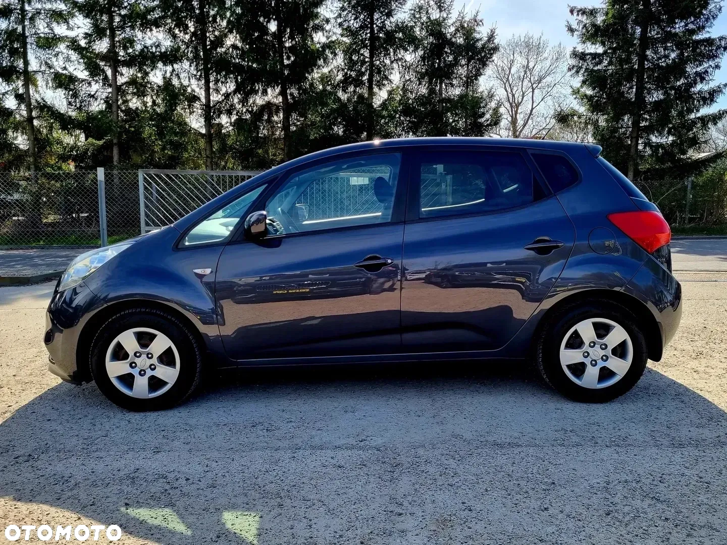 Kia Venga 1.6 L - 8