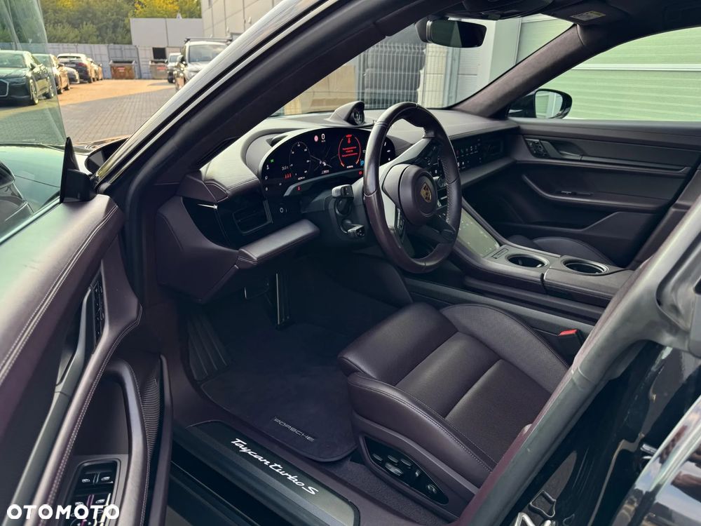 Porsche Taycan - 3