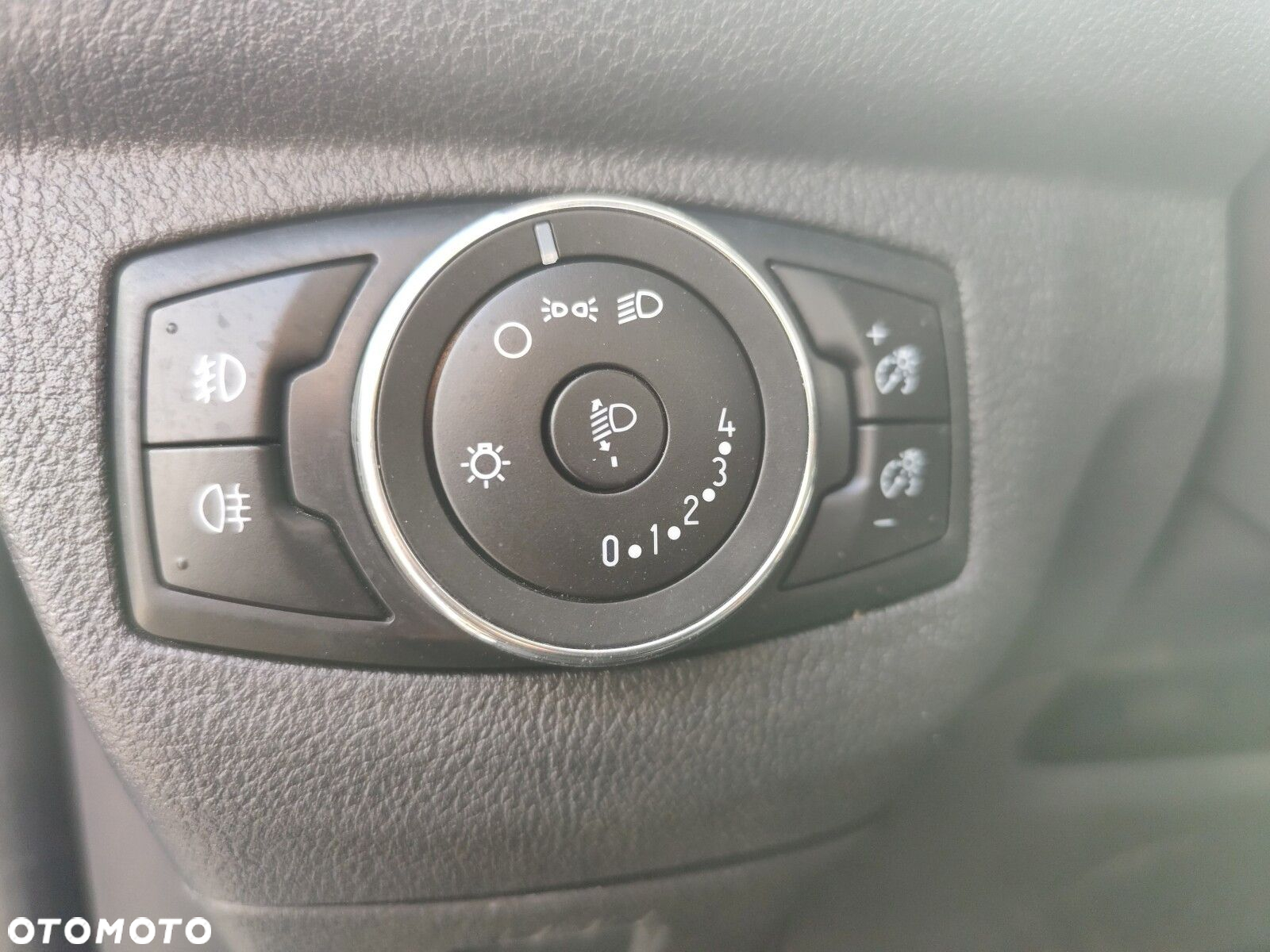 Ford transit-courier - 16