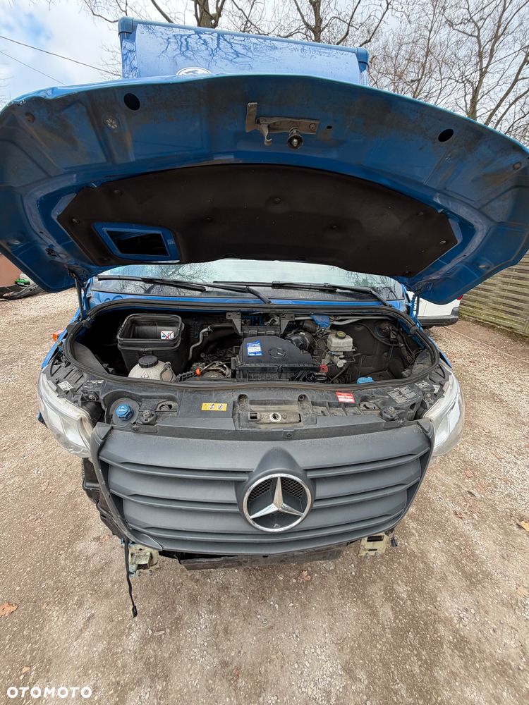 Mercedes-Benz Sprinter - 11