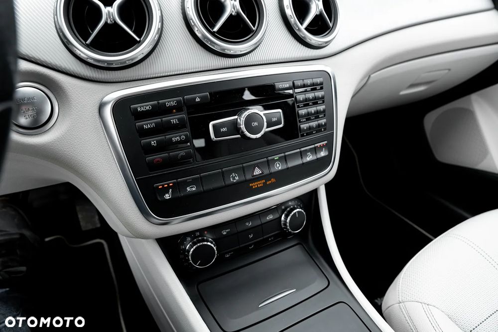 Mercedes-Benz GLA 250 4Matic 7G-DCT Activity Edition - 32