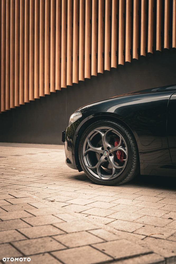 Alfa Romeo Giulia - 4