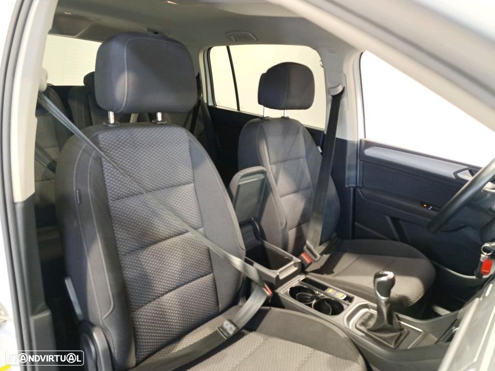 VW Touran 2.0 TDI Confortline - 6