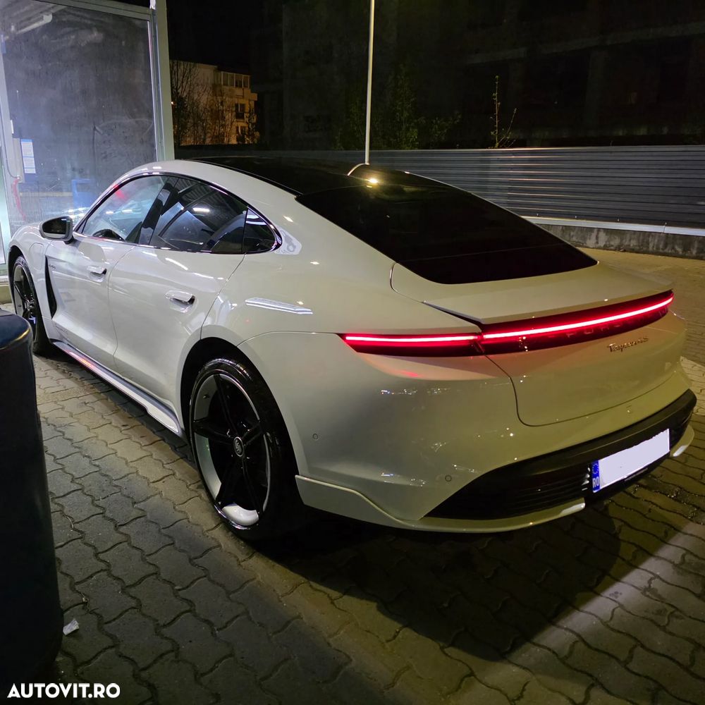 Porsche Taycan - 23