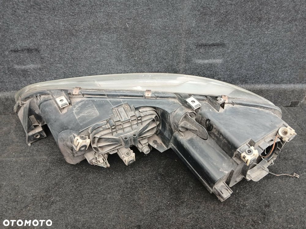 Mazda 6 Lampa przednia prawa - 3