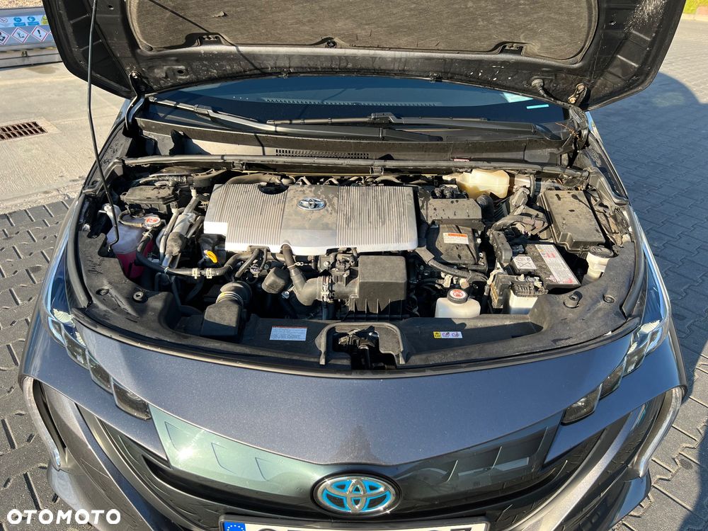 Toyota Prius Hybrid Executive - 2