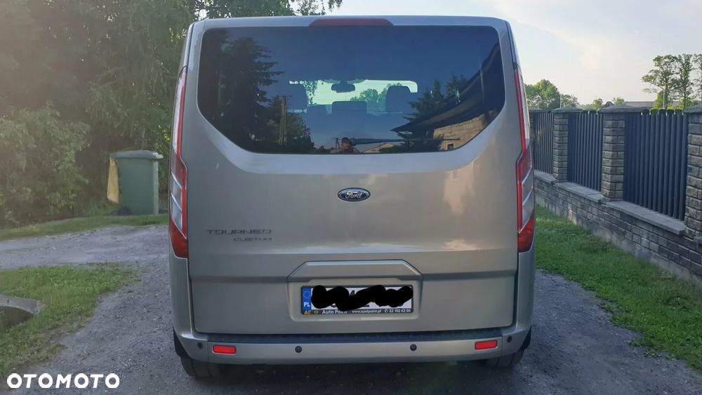 Ford Tourneo Custom - 9