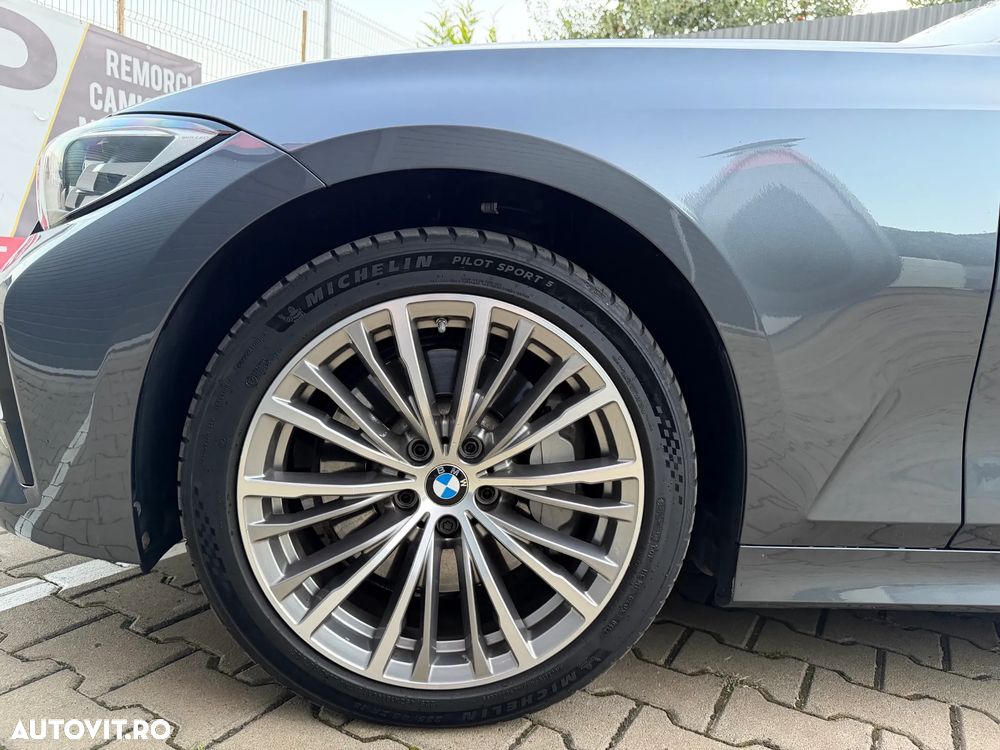 BMW Seria 3 330i Aut. Sport Line - 19