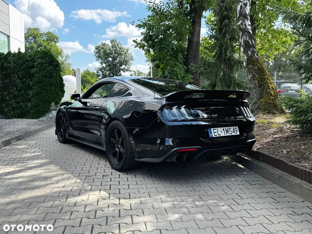 Ford Mustang 5.0 V8 GT - 4