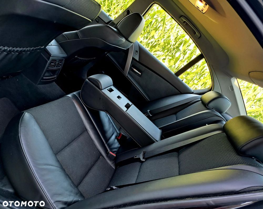 BMW Seria 5 523i - 13
